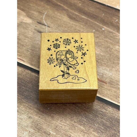 PSX C-522 WINTER MAILBOX HEARTS SNOWFLAKES HOLLY BERRY WOOD MOUNTED RUBBER STAMP - Picture 1 of 3